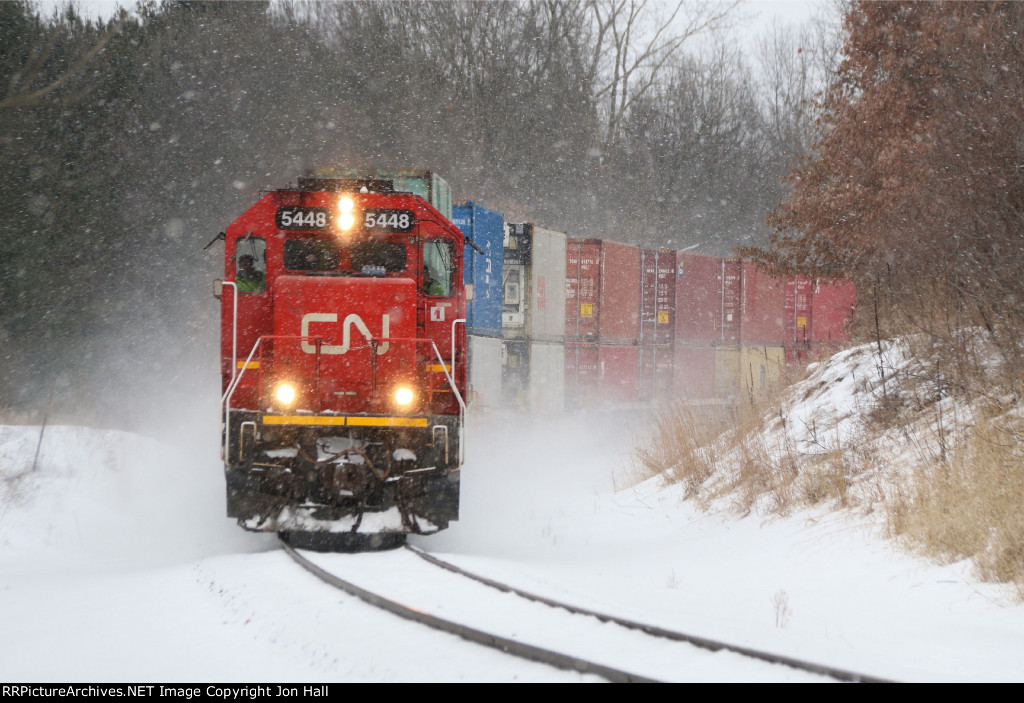 CN 5448 leads L514 down the Holly Sub